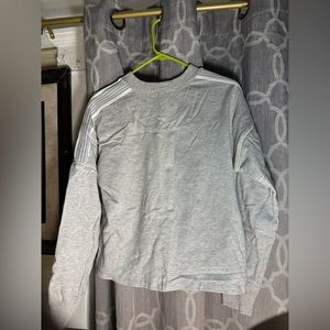 Juniors grey crew neck